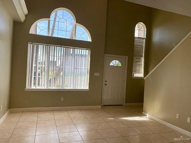 2 bed, 2.5 bath, 996 sqft, $1,150 — Photo 3