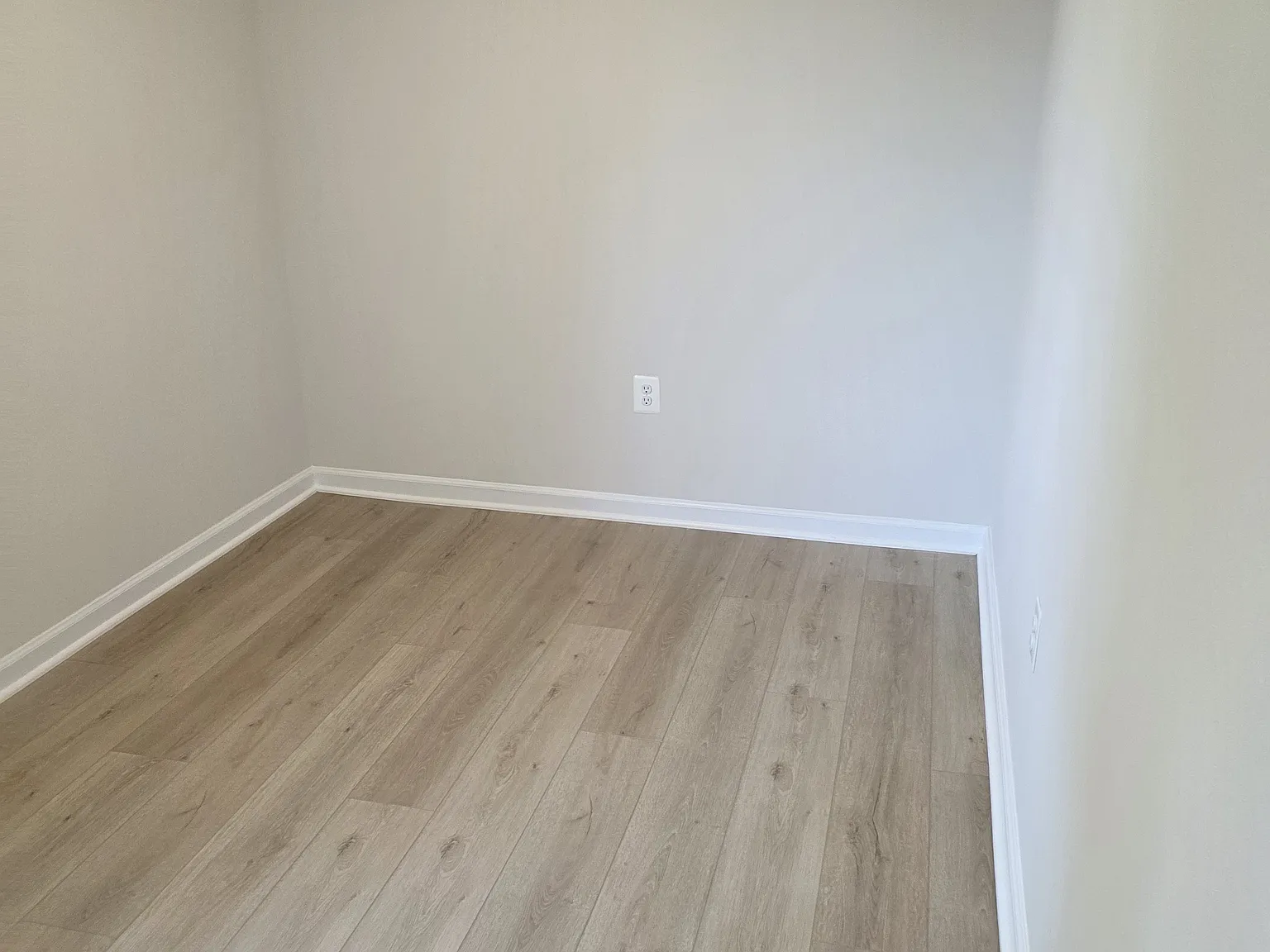 3 bed, 2.5 bath, 1557 sqft, $2,000 — Photo 3