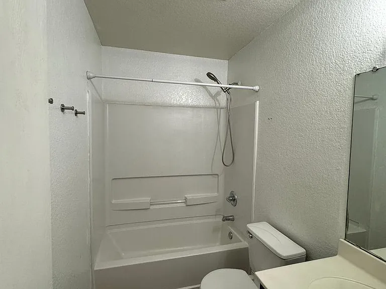 9016 Dublin Grn — Photo 29