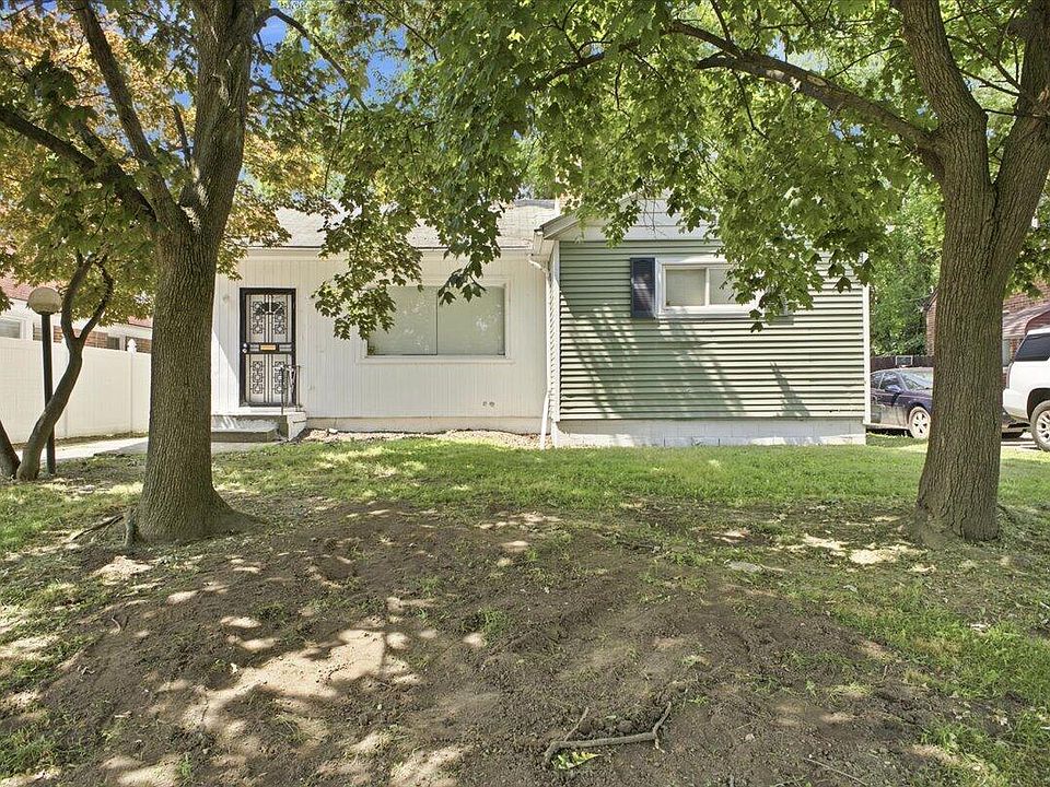 1st image of 5727 University Pl