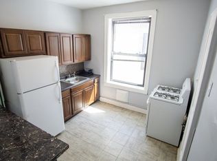 35-40 29th St #3R, Astoria, NY 11106