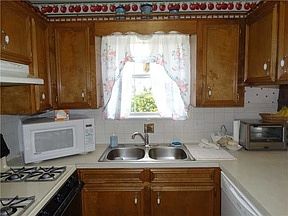 4th image of 4820 Bragg St