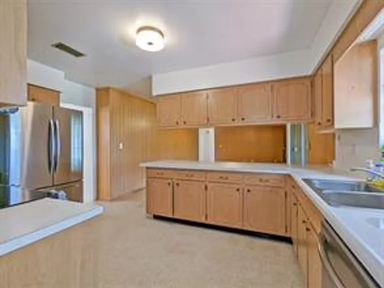 18110 Dorman Rd — Photo 12