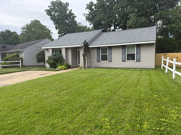 1115 Woodcock Ln — Photo 1