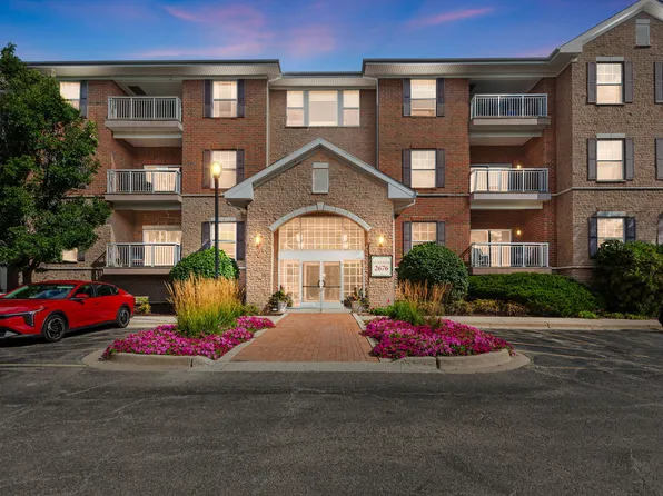 2676 Stone Cir Unit 207, Geneva, IL 60134