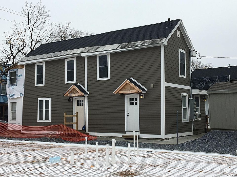 1st image of 61 Beekman St