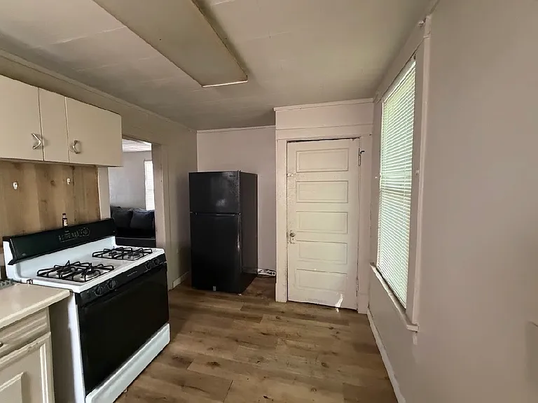 2804 W Humboldt St — Photo 5