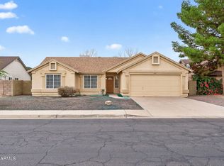 907 N Falcon Dr, Gilbert, AZ 85234