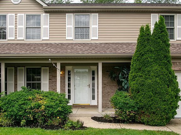 5th image of 146 Lincoln Station Dr