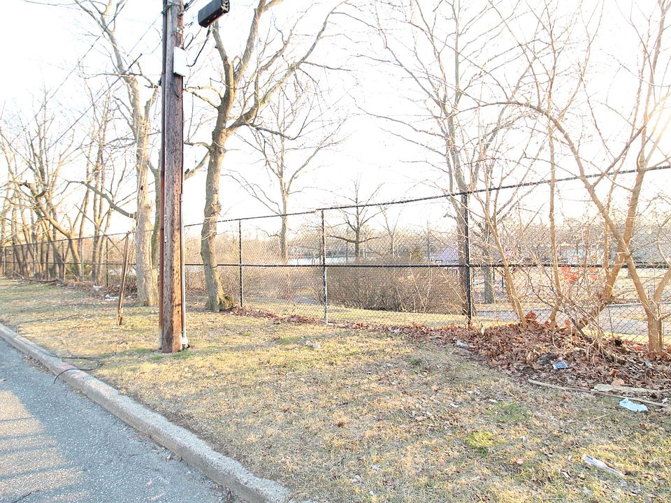 1st image of 108 Sheridan Ave #2