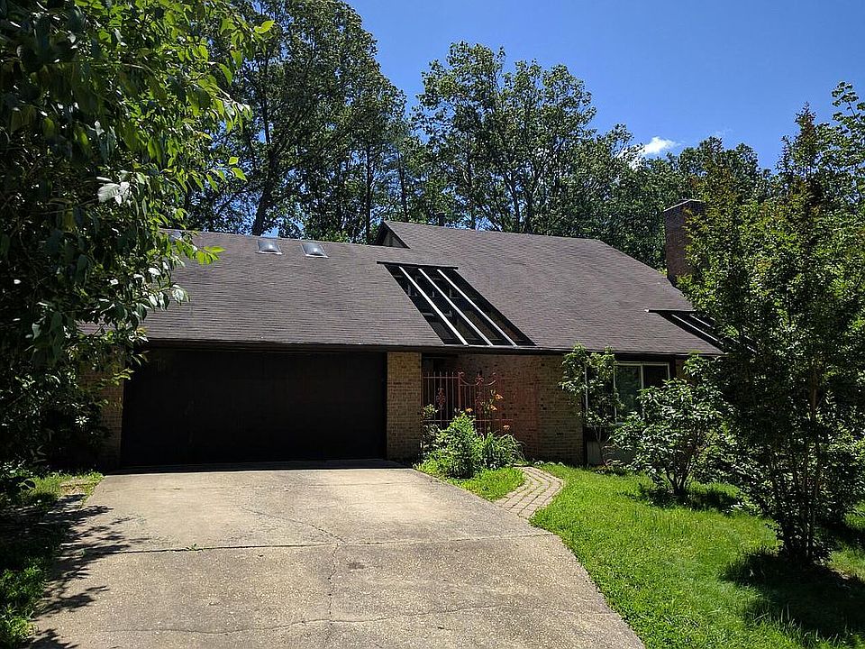 1st image of 10513 Arrowood St