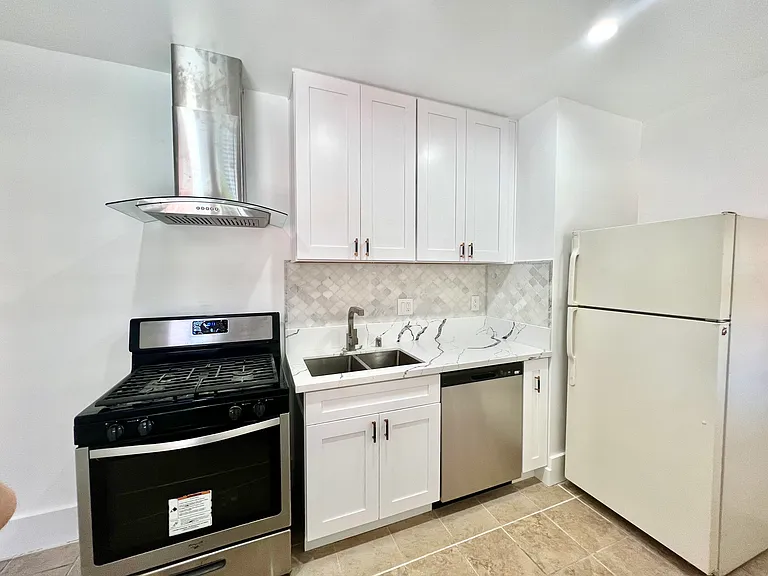 1424 E Florida St #A — Photo 18