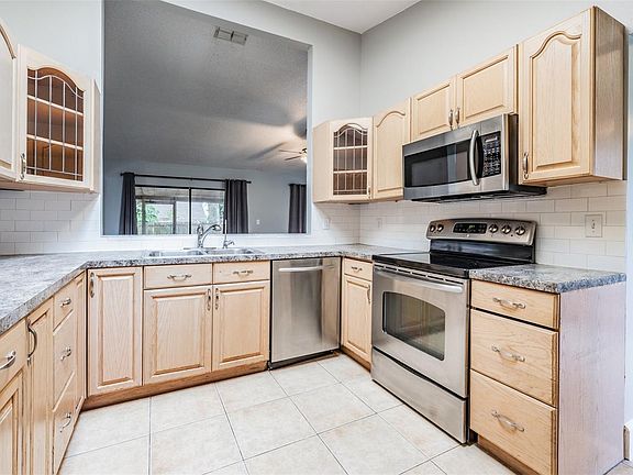 3rd image of 3304 Briarwood Ln