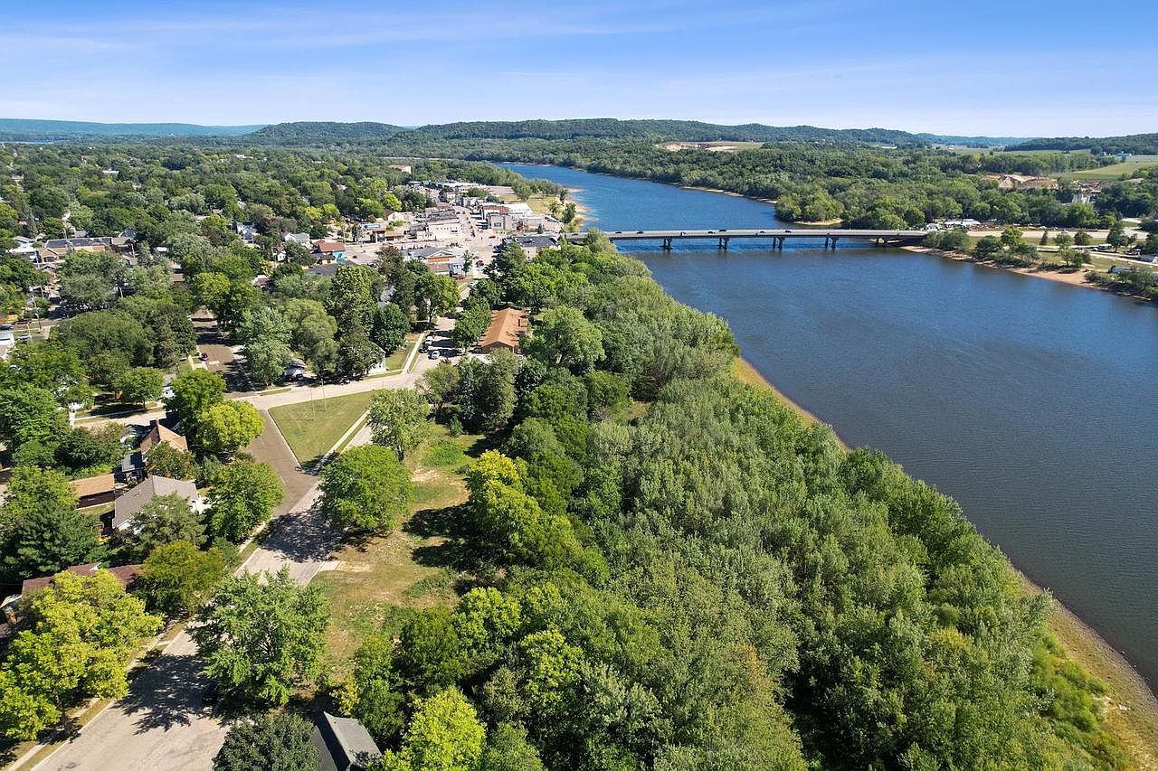 1112 Water Street UNIT 3, Sauk City, WI 53583 MLS 1963495 Zillow