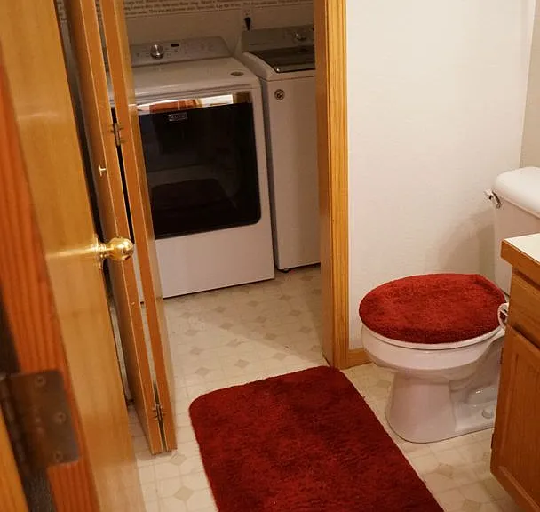 324 Saturn Dr — Photo 15