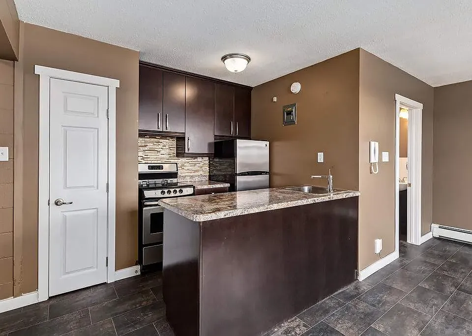233 Bradbrooke Dr