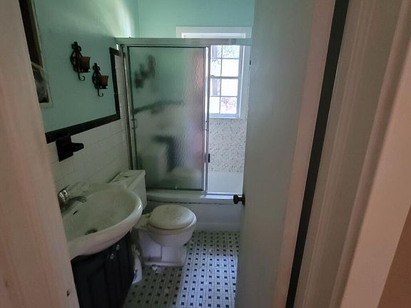 5th image of 3152 Calais St
