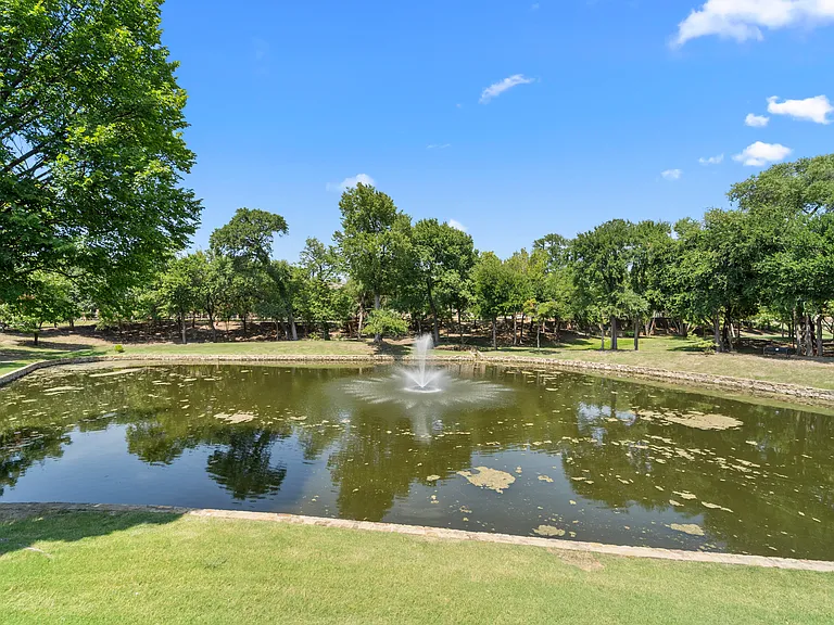 2952 Sheridan Dr — Photo 39