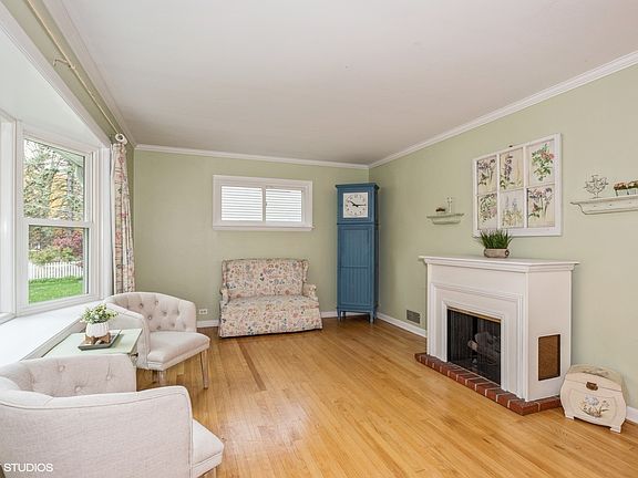 2nd image of 1149 N Douglas Ave