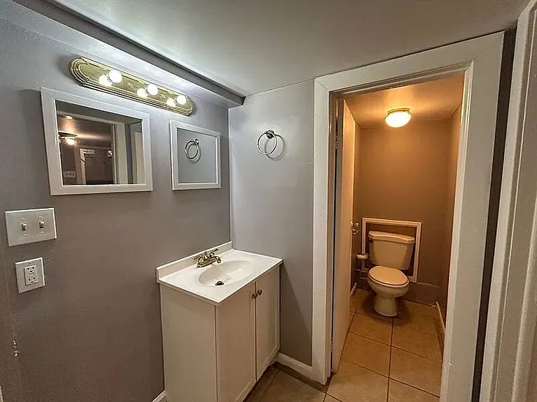923 Vanderbilt St — Photo 13