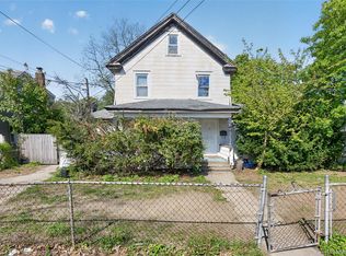 95 Rose Ave, Roosevelt, NY 11575