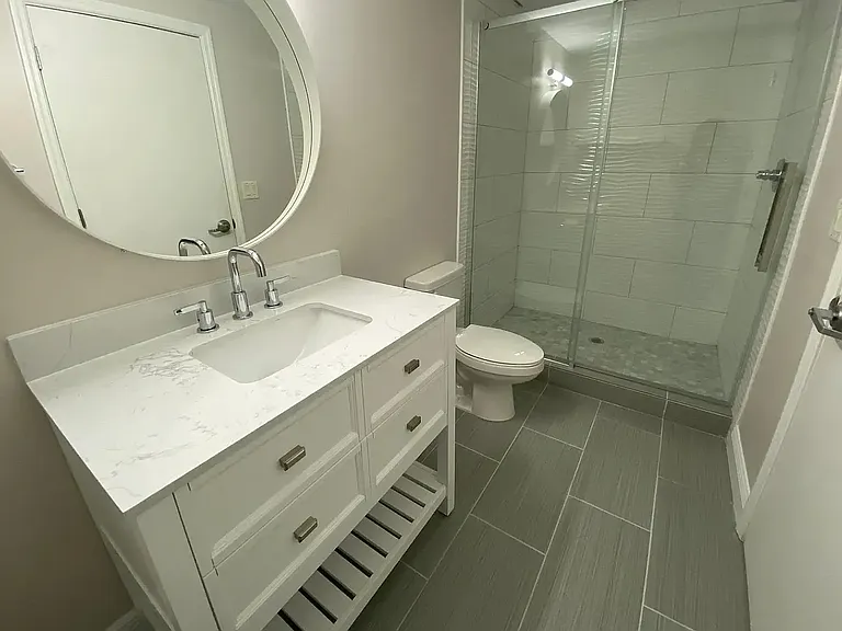 2515 SW 35th Pl #114 — Photo 7