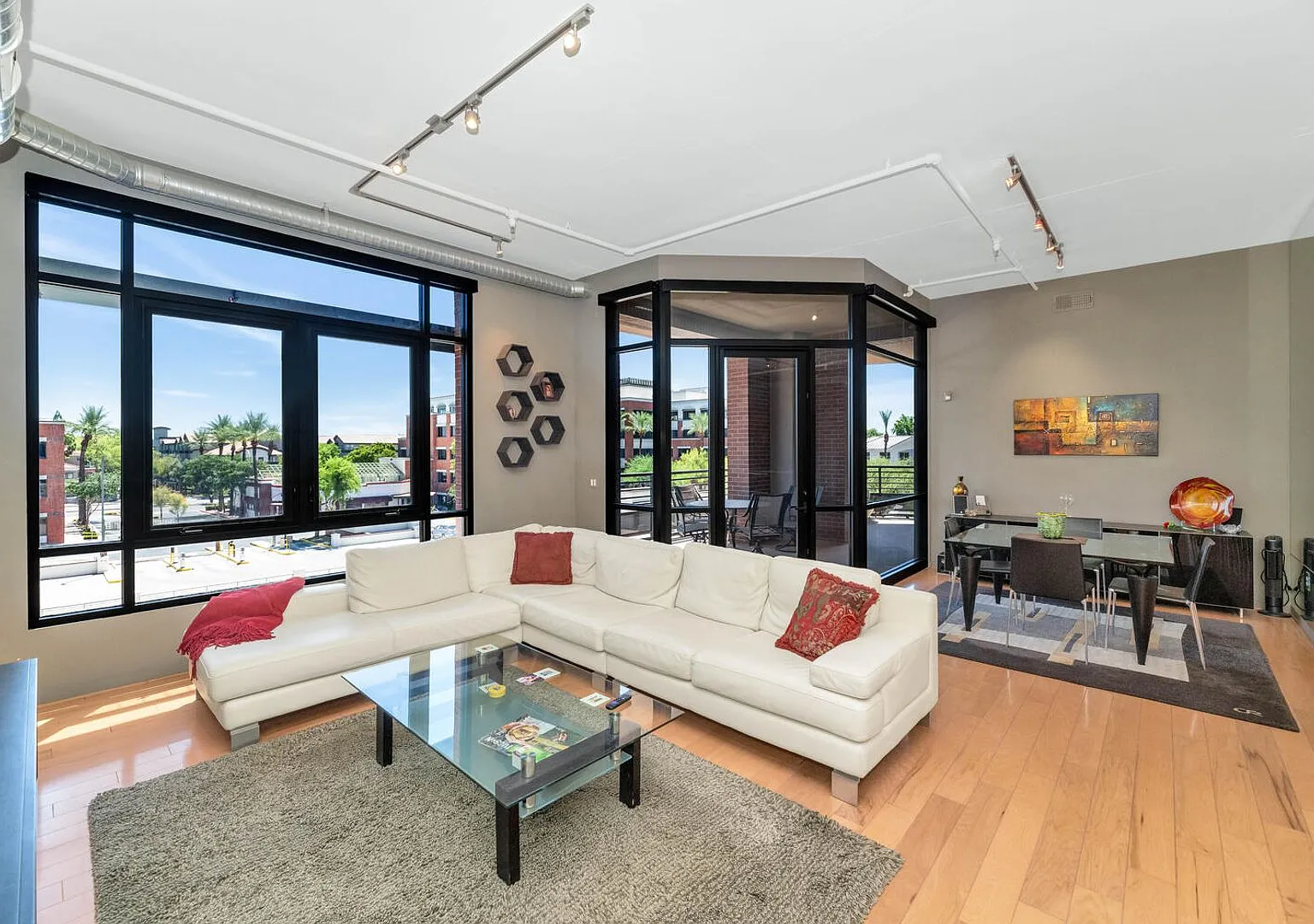 Rates Vary: $3,995 - $7,495 — Photo 4