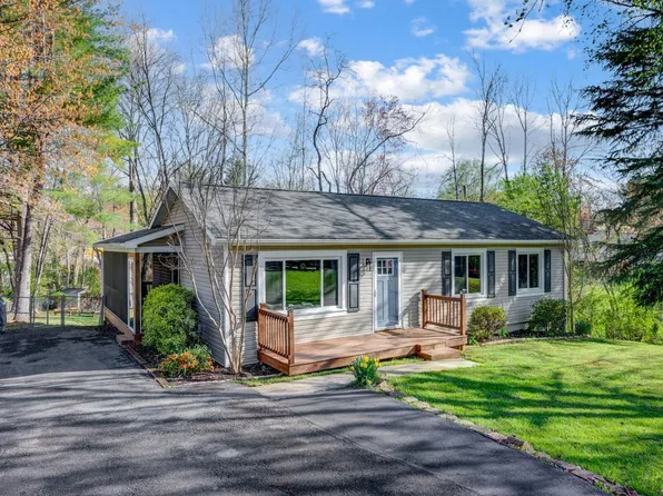 503 Sweeney Cir, Forest, VA 24551