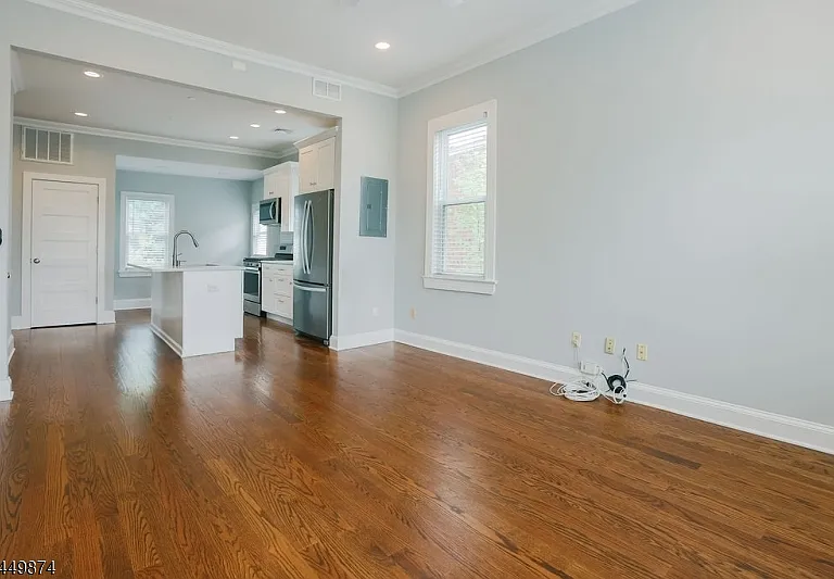 49 Park Ave #2 — Photo 4