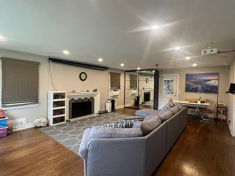 186 Wilson Ave — Photo 1