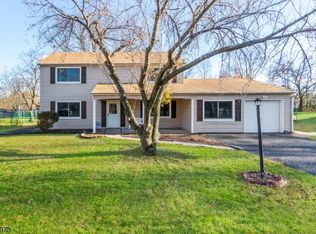 9 Boulder Ln, Somerset, NJ 08873