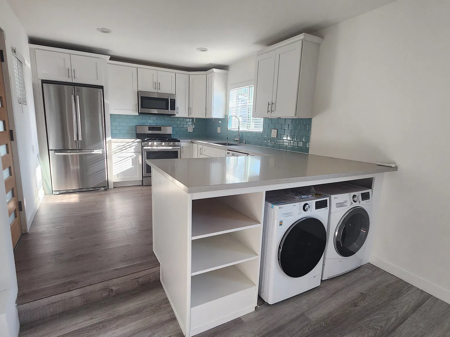 3420 Holyoke Dr — Photo 2