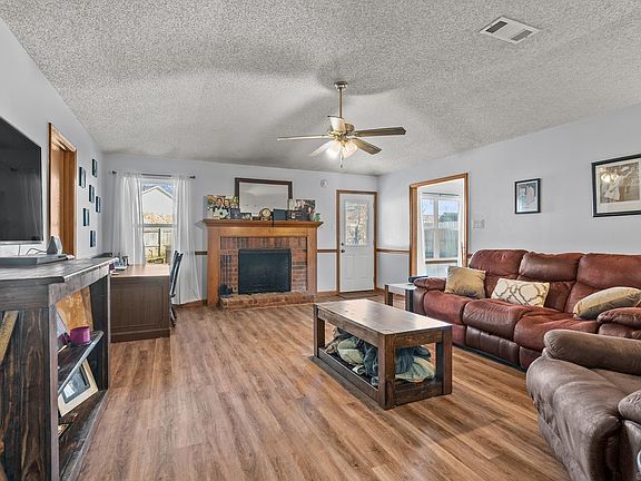 4th image of 53 Kensington Dr