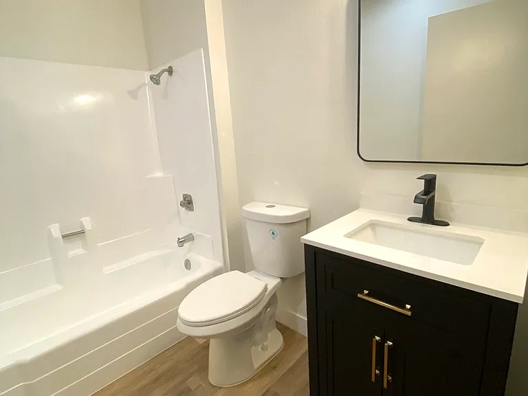 240 E Madison Ave #1 — Photo 5