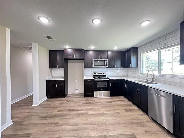 307 S Linden St — Photo 4
