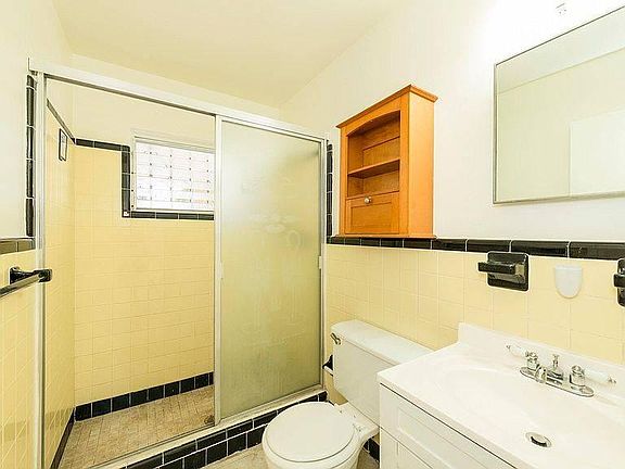 3rd image of 2523 Seidenberg Ave #1