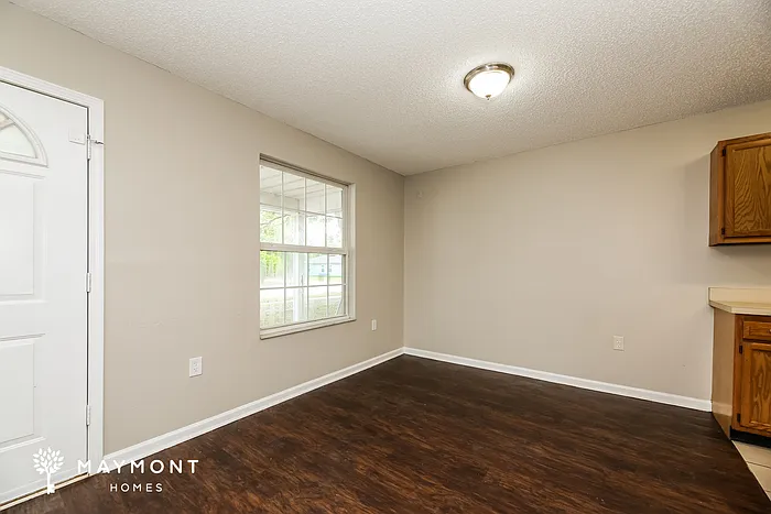 1410 W 20th St — Photo 6