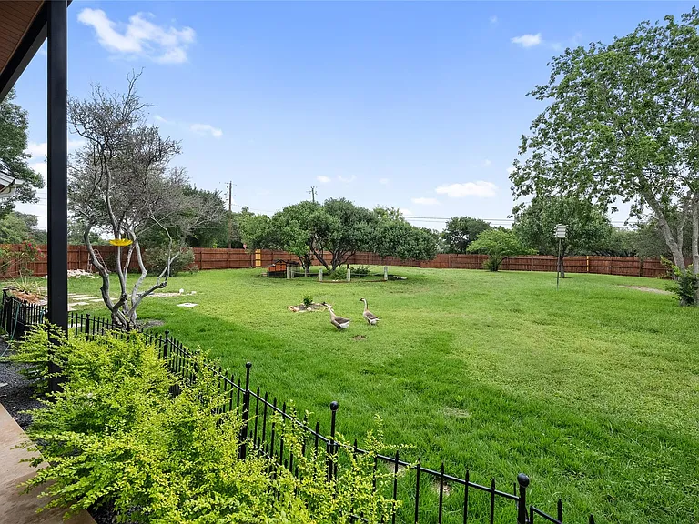 301 Oak Ridge Rd — Photo 23