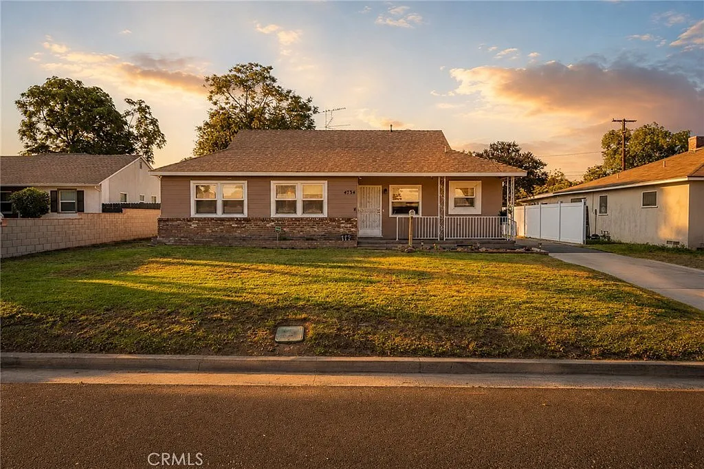 4 bed, 1600 sqft, $3,500 — Photo 1