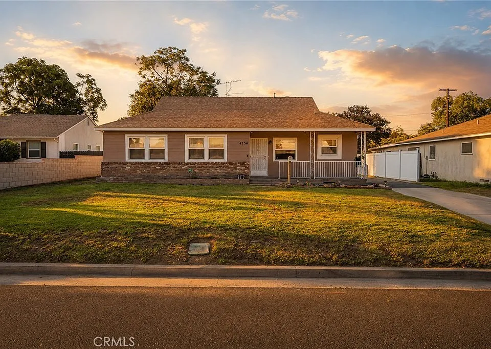4734 Sierra St
