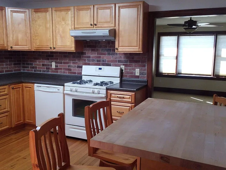 5250 Broadway St #UPPER — Photo 10