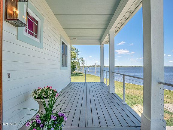 5th image of 333 N Island Crossing