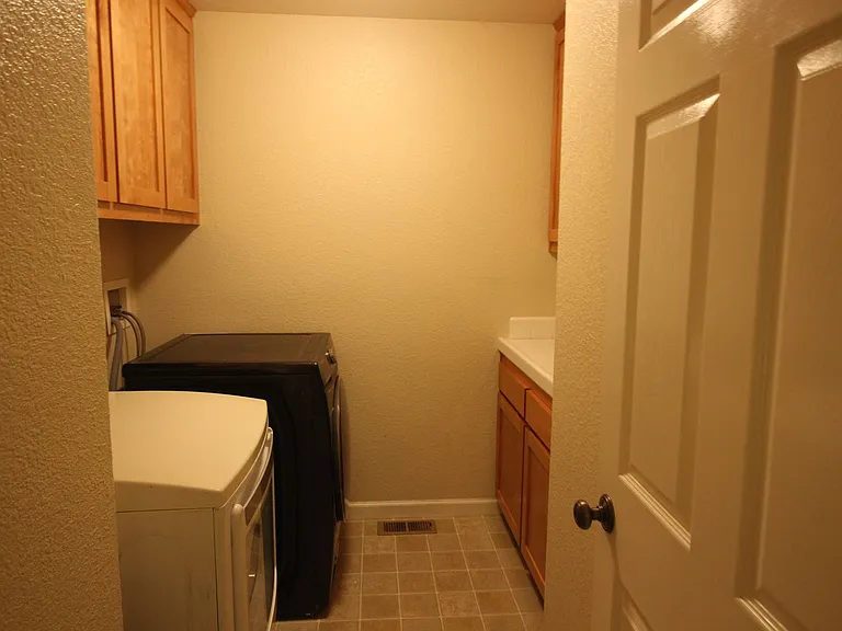 402 Healdsburg Ave — Photo 11