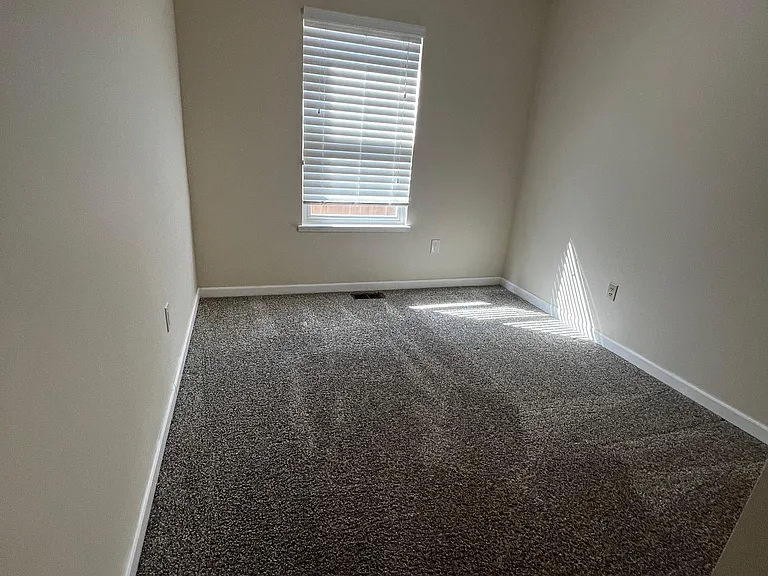 12810 NE 101st Pl — Photo 16