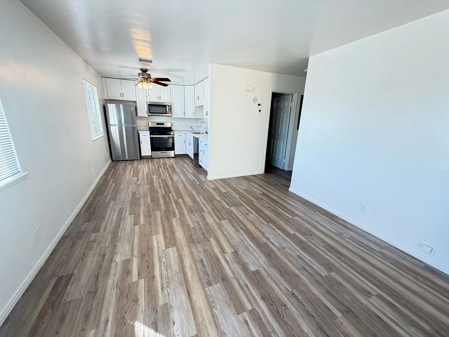 140 W Wilson A-B-C — Photo 3