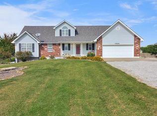 30606 E Pink Hill Rd, Grain Valley, MO 64029