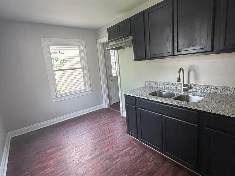 1238 Central Ave — Photo 5