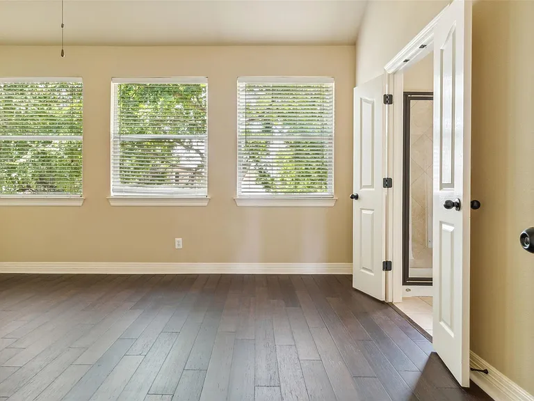 15528 Interlachen Dr — Photo 10
