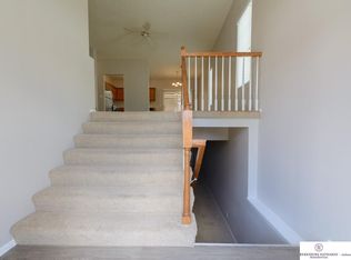 5112 N 155th St, Omaha, NE 68116