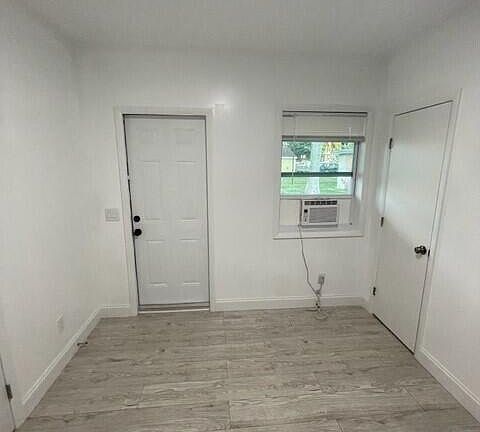 3rd image of 3890 Lakewood Rd APT 1